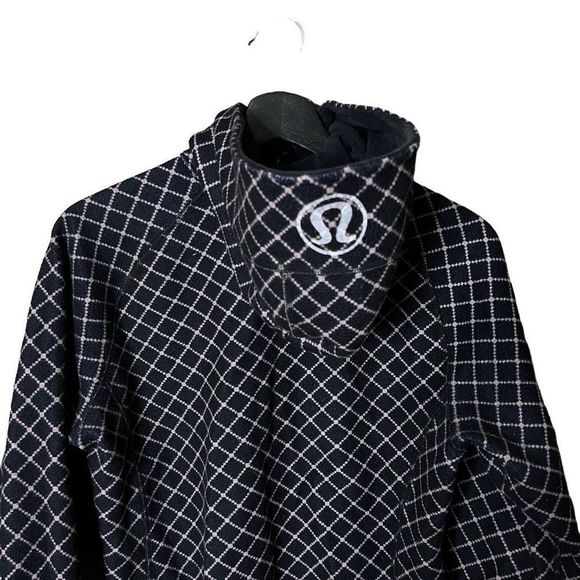 Lululemon Reversible Scuba Hoodie 6 - Picture 9 of 10